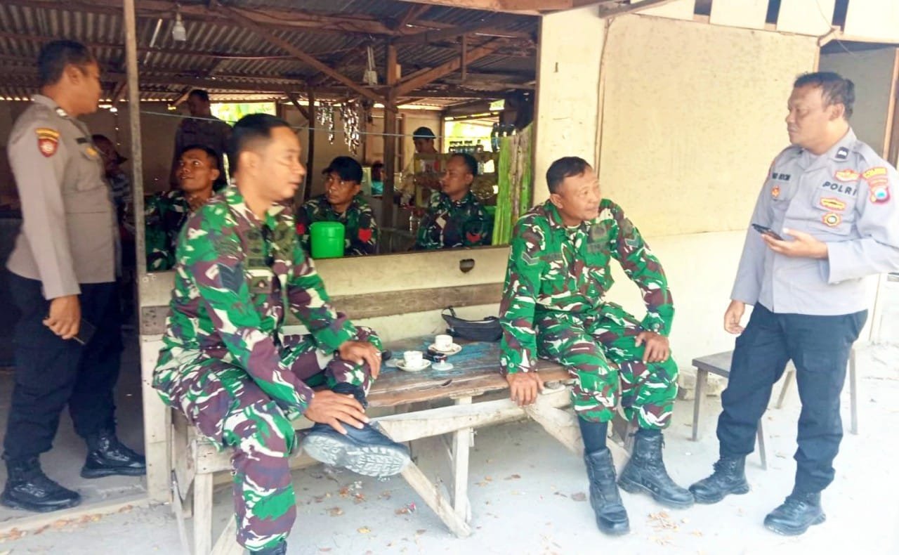 Warung Kopi Pak Yon Panen Rezeki Berkat Kehadiran Satgas TMMD 129 Bojonegoro img 20260721 wa0033