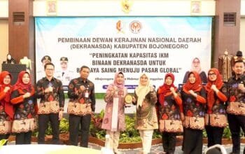 Tak Lagi Bersaing Antar Daerah, IKM Bojonegoro Dibidik Kuasai Pasar Internasional img 20260721 wa0043