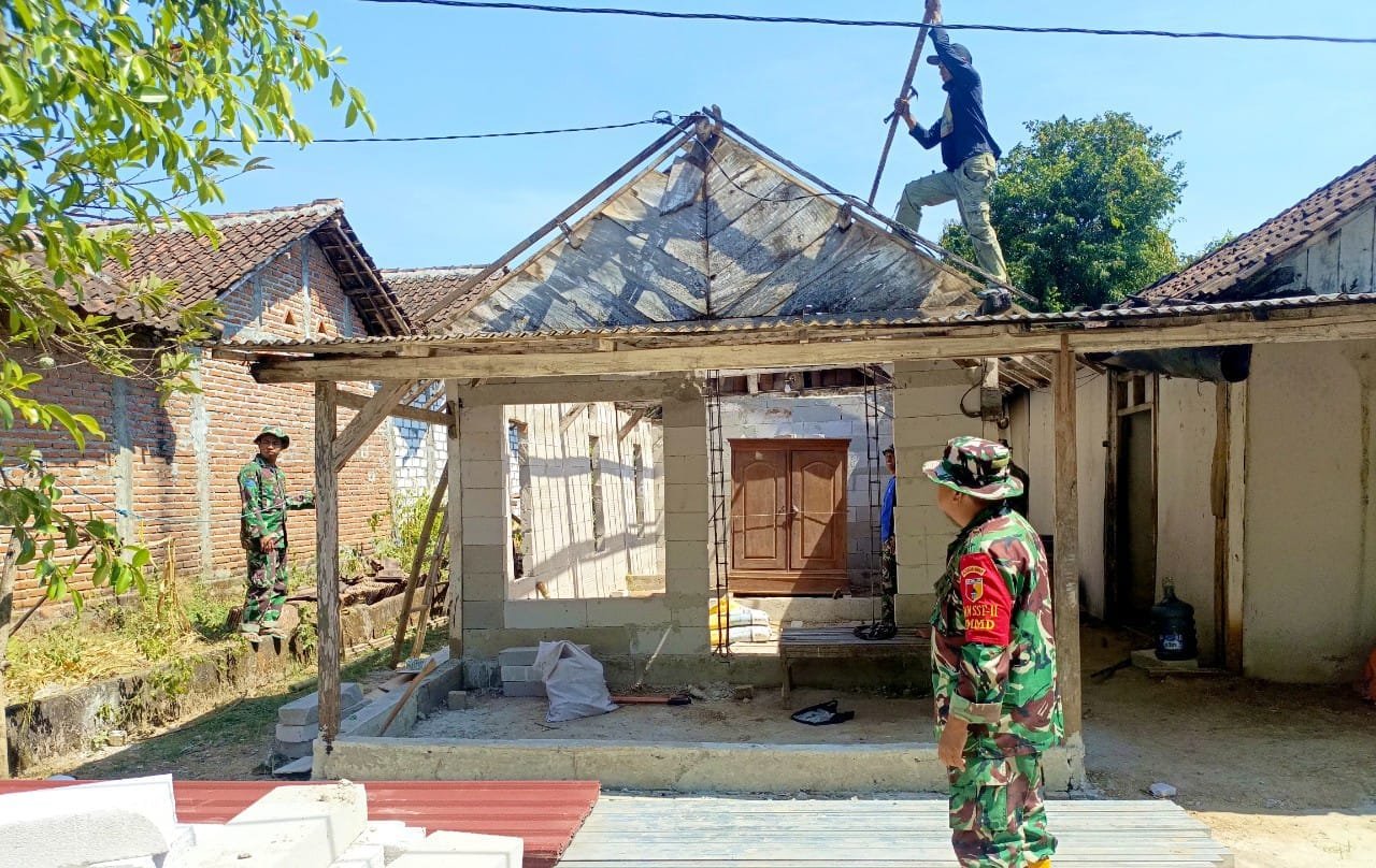 Senyum Saelah Pecah, Rumahnya Direhab Satgas TMMD 129 Bojonegoro img 20260722 wa0012