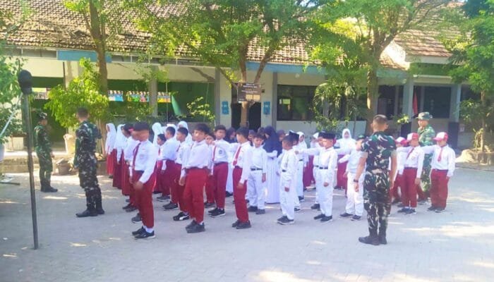 Bukan Hanya Bangun Desa, TMMD 129 Bojonegoro Bentuk Karakter Pelajar Kesongo