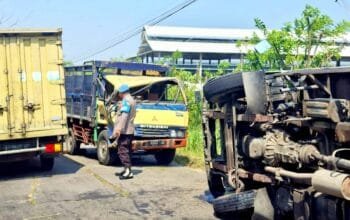Tabrakan Dua Truk di Lamongan, Polisi Evakuasi Korban dan Kendaraan