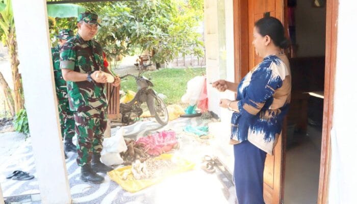 Produk Tradisional Kesongo Curi Perhatian Dansatgas TMMD 129 Bojonegoro