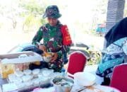 Lettu Purnomo Belajar Bikin Donat Bersama Warga, Suasana TMMD Bojonegoro Makin Akrab
