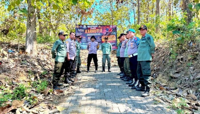 Polisi dan Perhutani Kompak Jaga Hutan Bojonegoro dari Ancaman Karhutla