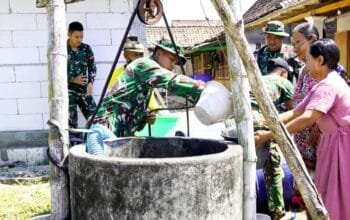 Kemarau Melanda, Satgas TMMD 129 Bojonegoro Gerak Cepat Bantu Warga Krebet img 20260726 wa0033