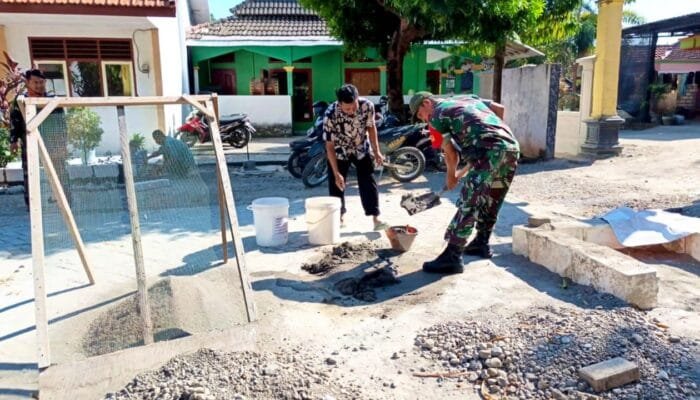 Aksi Humanis Babinsa Tlemang Lamongan, Sekolah Disulap Makin Hijau dan Indah