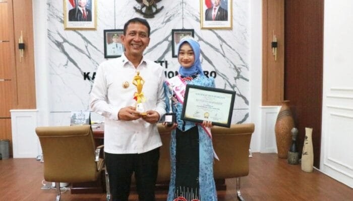 Luar Biasa, Reyvana dari Bojonegoro Jadi 2nd Runner Up Miss Hijab Cilik Jatim