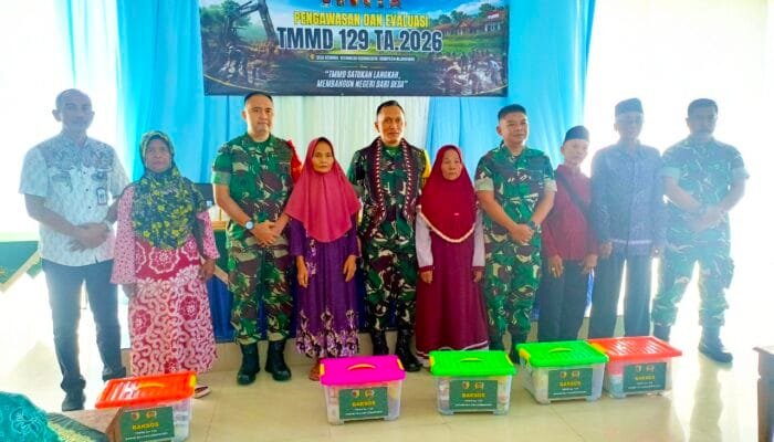 Tim Wasev TMMD 129 Bojonegoro Salurkan Sembako, Warga Kesongo: Sangat Membantu Kami