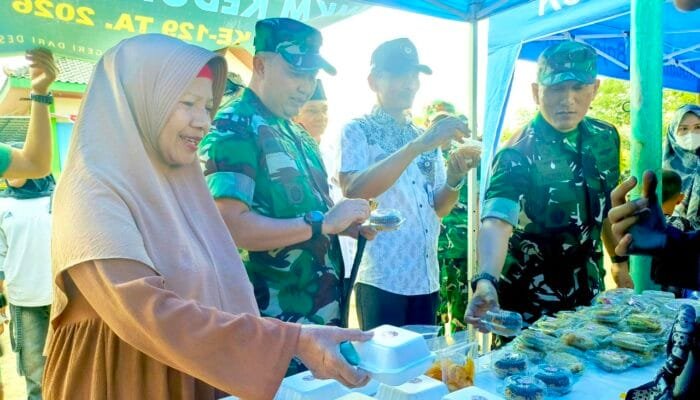 TMMD 129 Bojonegoro Perkuat Ekonomi Kerakyatan, Produk UMKM Kesongo Dipuji Tim Wasev