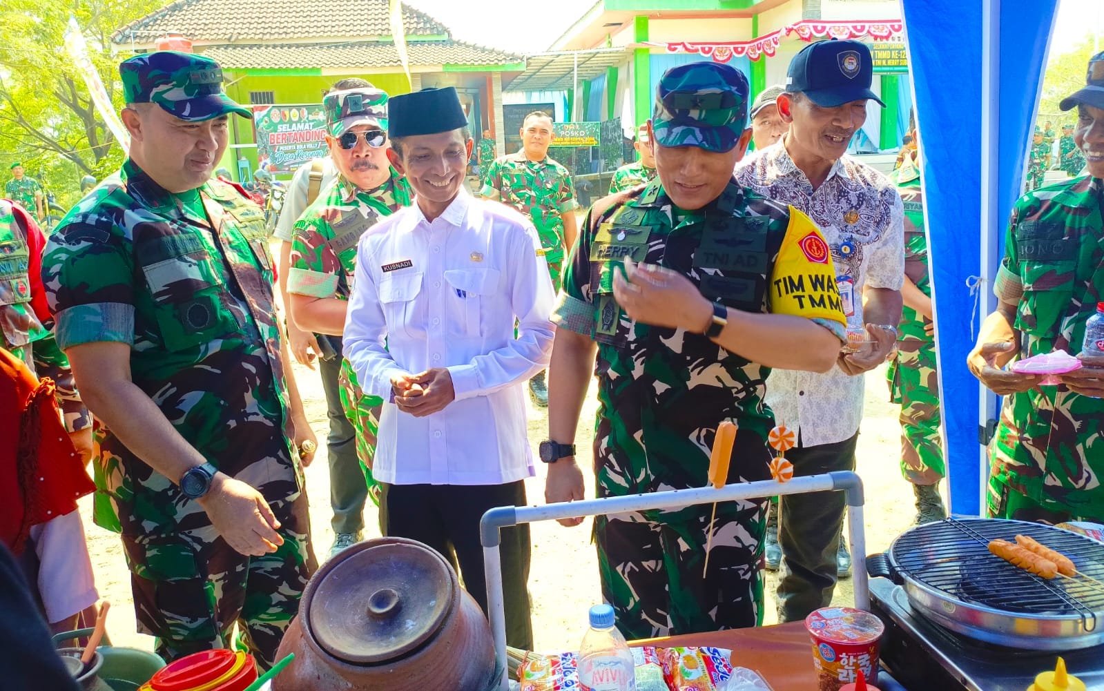 Cerita Yogik, Penjual Es Dawet yang Panen Pembeli di TMMD Bojonegoro img 20260801 wa0054