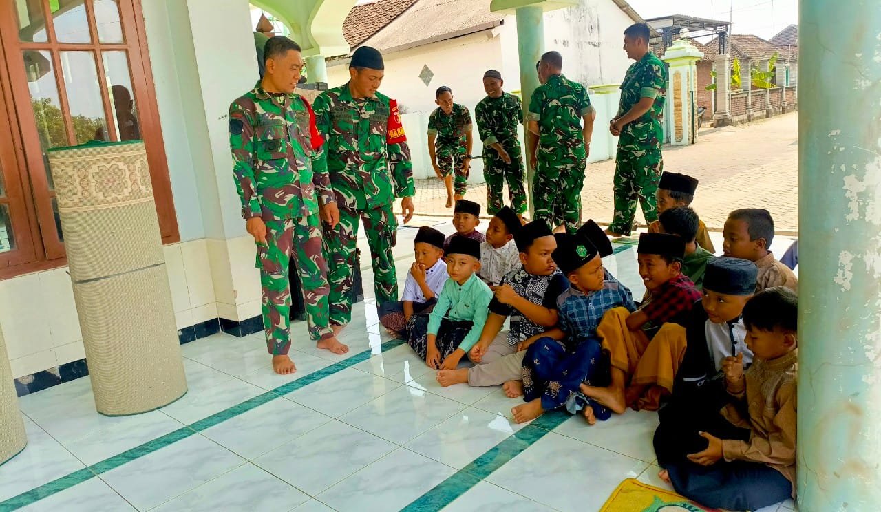 TMMD Bojonegoro Pererat Kemanunggalan TNI dan Rakyat, Satgas Akrab dengan Anak-Anak Desa Kesongo img 20260803 wa0013