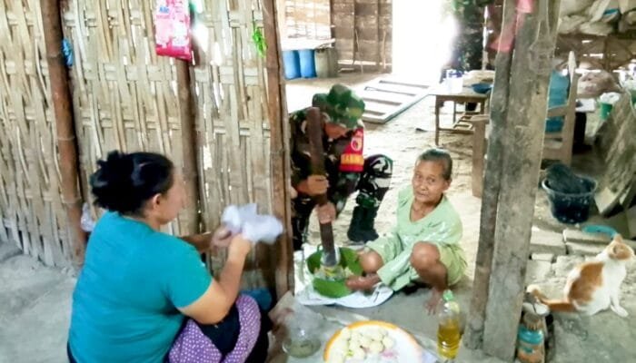 TMMD ke129 Bojonegoro Tak Hanya Bangun Desa, Babinsa Juga Bangun Kedekatan dengan Warga