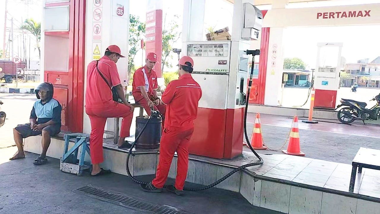 Indikasi Mafia Solar Subsidi Kembali Mengemuka di SPBU Compreng Tuban img 20260807 wa0001