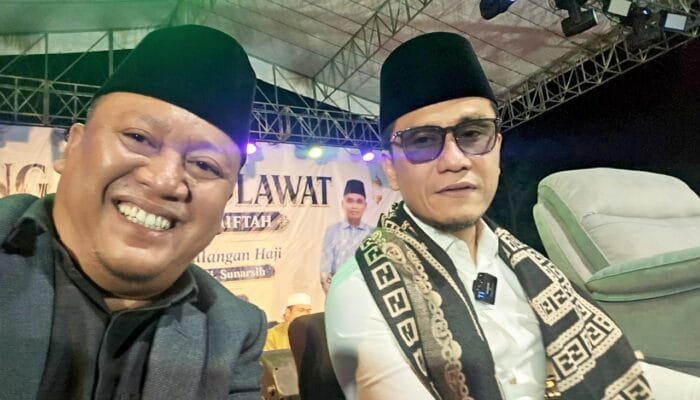 Ribuan Warga Bojonegoro Larut dalam Sholawat Gus Miftah di Mlideg