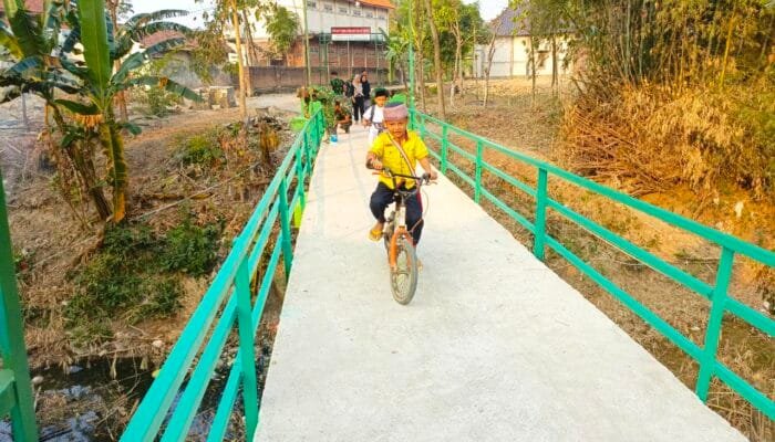 Wajah Baru Jembatan Brang Etan, Hasil TMMD Bojonegoro Mulai Dirasakan Warga
