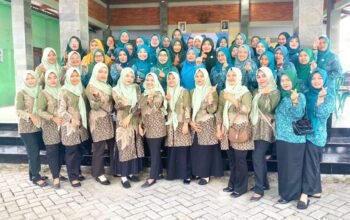 PKK Bojonegoro Bongkar Potensi Sampah Jadi Cuan di Semenkidul img 20260812 wa0008