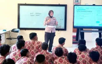 AI Jadi Materi Belajar, Siswa Lamongan Antusias Praktik