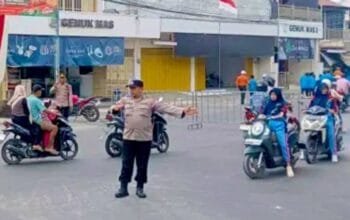 HUT RI ke-81, Polisi Rekayasa Lalu Lintas di Kedungadem Bojonegoro