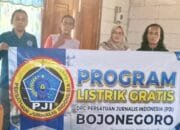Semangat 17 Agustus, PJI Bojonegoro Terangi Rumah Warga Lewat Listrik Gratis