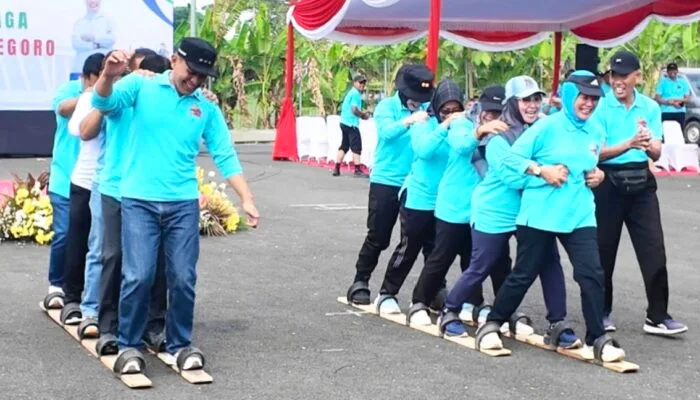Semarak HUT ke-81 RI, Forkab Bojonegoro Hadirkan Egrang hingga Skateboard