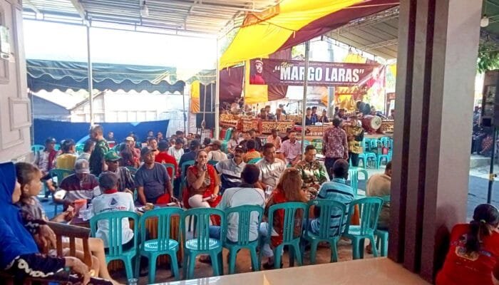 Gotong Royong Warnai Sedekah Bumi Warga Gembol dan Mlaten Sidomulyo Bojonegoro