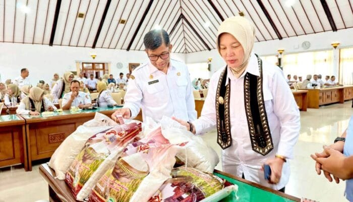 Beras Rajekwesi Diluncurkan, ASN Bojonegoro Diminta Jadi Promotor