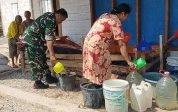 Kedungsari Dilanda Kekeringan, Kodim Bojonegoro Datang Bawa Ribuan Liter Air