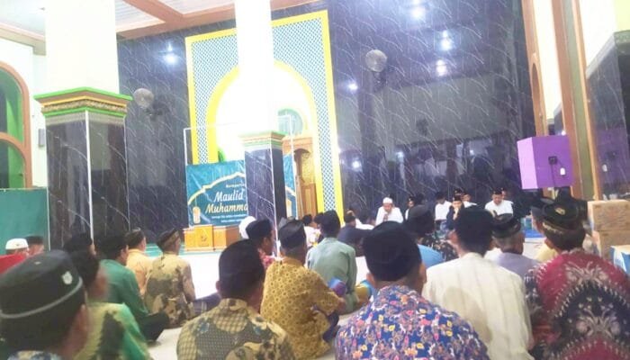 Warga Bayemgede Bojonegoro Kompak Bersholawat di Maulid Nabi