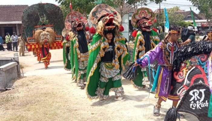 HUT RI ke-81 di Megale Bojonegoro Makin Meriah, Reog Buka Pawai 43 Grup
