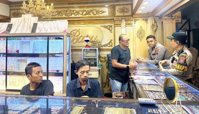 Cegah Aksi Kriminal di Lamongan, Pamapta Sasar Toko Emas