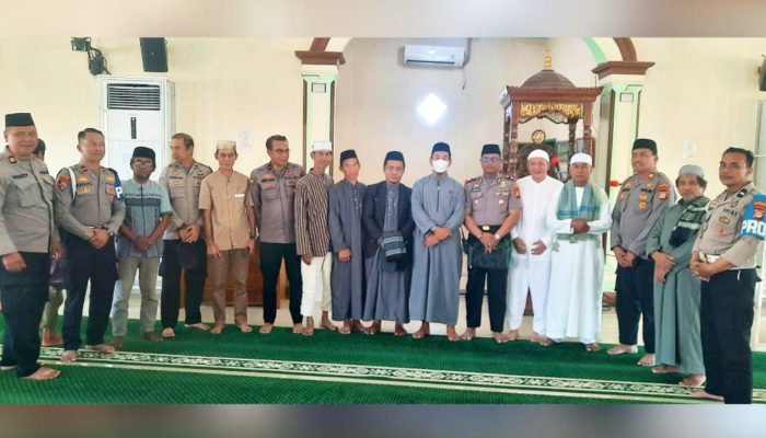 Pesan Kapolsek Tamalate Makassar Usai Salat Jumat: Jaga Kamtibmas dan Anak-anak