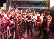 Kapolres Yenni Masuk Tengah Kerumunan, Konser NdX Aka di Bojonegoro Berlangsung Kondusif