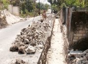 U-Ditch Sranak Trucuk Bojonegoro Mangkrak, Rambu Pengaman Proyek Dipertanyakan