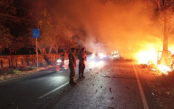 Kebakaran Warung Legen di Lamongan, Polisi dan Warga Bergerak Cepat