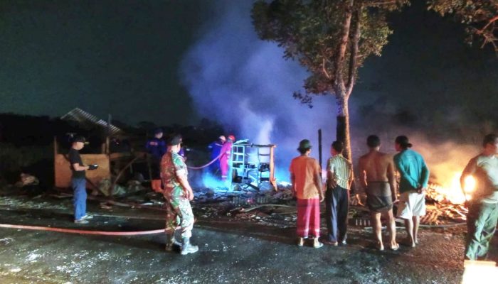 Kebakaran di Mantup Lamongan, Warung dan Isinya Ludes Dilalap Api