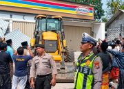 Heboh Video Ekskavator Bongkar Minimarket di Pamekasan, Polisi Turun Tangan