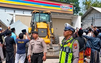 Heboh Video Ekskavator Bongkar Minimarket di Pamekasan, Polisi Turun Tangan