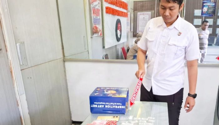 Dua Pria Ditangkap di Malang, Polisi Temukan Puluhan Paket Sabu