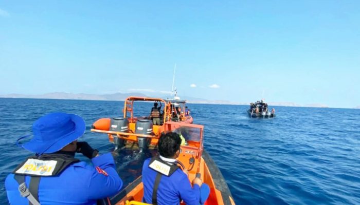 KM Feronia Tenggelam di Manggarai Barat, Penyelam Dikerahkan Cari Satu Korban