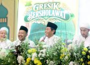 Ribuan Jamaah Padati Gresik Bersholawat, Bupati Yani Ajak Doa Bersama