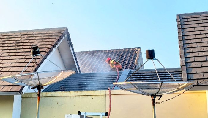 Kebakaran Rumah Milik DPRD Bojonegoro, Damkar Selamatkan Aset Rp2,25 Miliar