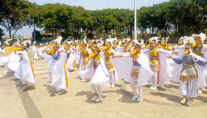 Tari Jambul Mliwis Putih Malowopati Curi Perhatian di Upacara HJB Bojonegoro ke-349