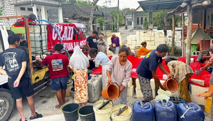 Kepedulian CV Alzi Putra, 35 Ribu Liter Air Bersih Mengalir ke Brangkal Bojonegoro