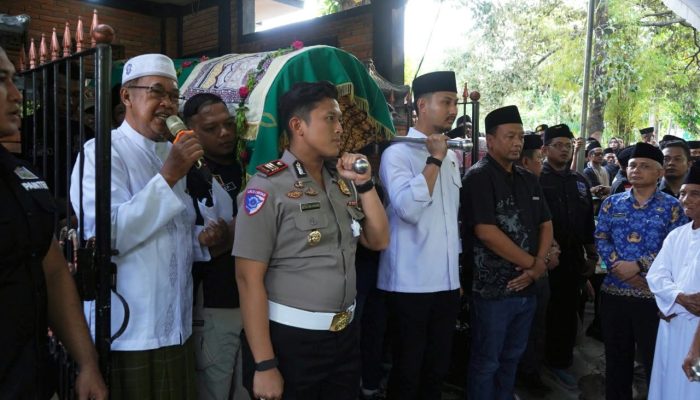 Ketua BKP Bojonegoro Wafat, Kapolres AKBP Yenni Diarty Takziah ke Rumah Duka